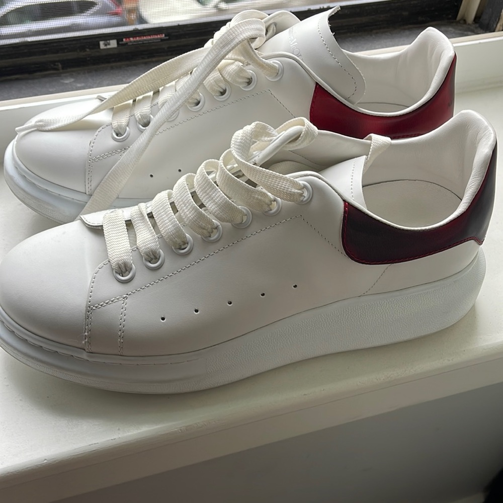 Alexander McQueen oversized sneaker